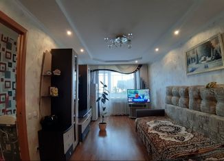 Продаю 2-комнатную квартиру, 44.5 м2, Азнакаево, улица Булгар, 30
