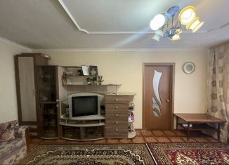 Продам 2-ком. квартиру, 44 м2, Новочебоксарск, Комсомольская улица, 5