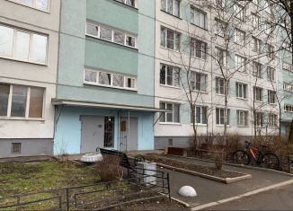 Продается 3-комнатная квартира, 61.6 м2, Санкт-Петербург, улица Дыбенко, 15к1, Невский район