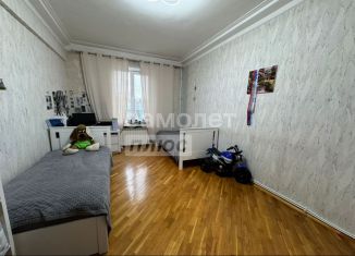 Продается трехкомнатная квартира, 80.5 м2, Октябрьский, улица Чапаева, 21