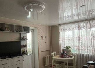 Продам 3-ком. квартиру, 56 м2, Новгородская область, Псковская улица, 38