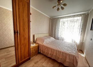 Продажа 3-ком. квартиры, 60 м2, Таганрог, Инициативная улица, 78