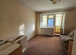 Продаю 1-ком. квартиру, 31 м2, Салават, улица Калинина, 66