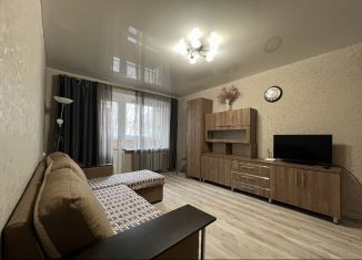 Продаю 1-ком. квартиру, 35 м2, Новороссийск, проспект Ленина, 47