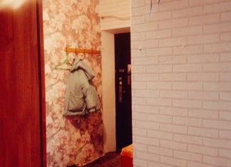 Сдается в аренду 1-комнатная квартира, 36 м2, Ревда, улица Максима Горького, 9