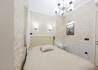 Сдается 3-комнатная квартира, 80 м2, Санкт-Петербург, набережная реки Фонтанки, 52, метро Достоевская