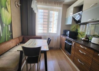 Продажа 2-ком. квартиры, 56 м2, деревня Малые Колпаны, микрорайон Речной, 4