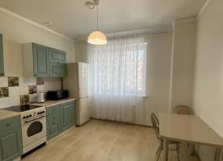 Сдаю однокомнатную квартиру, 35 м2, Челябинск, проспект Героя России Е.Н. Родионова, 19, ЖК Ньютон