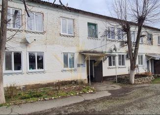 Продаю 2-ком. квартиру, 39 м2, Лабинск, Центральная улица, 12