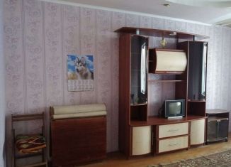 Сдается в аренду двухкомнатная квартира, 35 м2, Краснокамск, улица Чапаева, 26