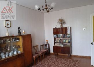 Продажа 3-ком. квартиры, 75 м2, посёлок городского типа Кировское, улица Франко, 13