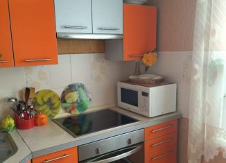 Продам 2-комнатную квартиру, 56 м2, Йошкар-Ола, улица Петрова, 3, микрорайон Сомбатхей