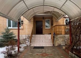 Продаю дом, 280 м2, посёлок городского типа Нижняя Мактама, улица Гафиатуллина, 75