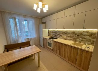 Продаю 1-комнатную квартиру, 36.4 м2, Мурино, Петровский бульвар, 2к2, ЖК Три кита