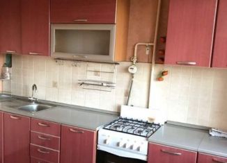 Продается 2-комнатная квартира, 56 м2, Салават, улица Губкина, 28