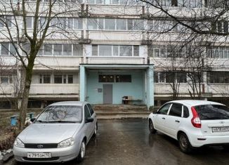 Продается двухкомнатная квартира, 47.5 м2, Таруса, улица Академика Королёва, 2