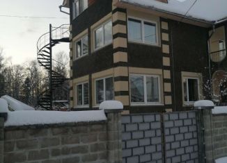 Трехкомнатная квартира в аренду, 70 м2, Байкальск, Береговая улица, 12