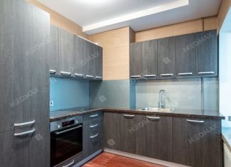 Сдаю 3-ком. квартиру, 120 м2, Санкт-Петербург, улица Оружейника Фёдорова, 5