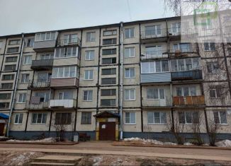 Продам трехкомнатную квартиру, 46.6 м2, Ленинградская область, посёлок Володарское, 2