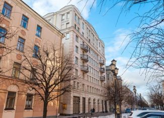 Продажа 3-ком. квартиры, 135 м2, Санкт-Петербург, Захарьевская улица, 33, метро Чернышевская