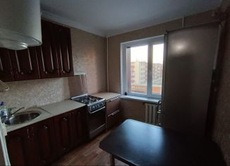 Сдается однокомнатная квартира, 30 м2, Грозный, улица Дьякова, 6, 3-й микрорайон