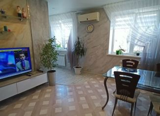 Продам четырехкомнатную квартиру, 73 м2, Волгоградская область, площадь Труда, 9