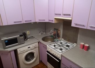 Сдаю 2-ком. квартиру, 53 м2, Саратов, улица имени А.И. Куприянова, 5