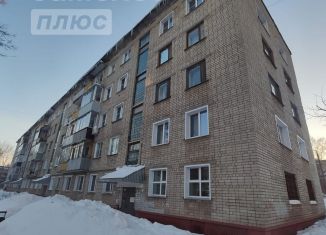 Продажа двухкомнатной квартиры, 48.5 м2, Кировская область, улица Азина, 3