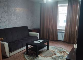 Сдается в аренду 2-комнатная квартира, 47 м2, Карпинск, улица 8 Марта, 36