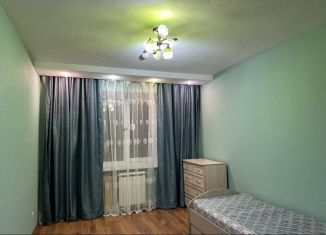 Сдам 2-комнатную квартиру, 70 м2, Чебоксары, улица Строителей, Ленинский район