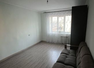 Продам двухкомнатную квартиру, 56 м2, Улан-Удэ, улица Смолина, 38