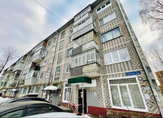 Продажа 2-комнатной квартиры, 45.4 м2, Калуга, улица Вишневского, 10