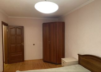 Сдается 2-комнатная квартира, 48 м2, Екатеринбург, улица Серова, 35, улица Серова
