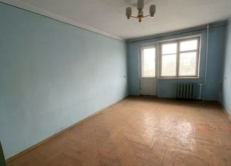 Продается двухкомнатная квартира, 47 м2, Армавир, улица Островского, 177