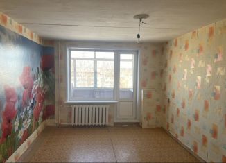 Продажа четырехкомнатной квартиры, 72 м2, Пермский край, улица Парижской Коммуны, 42