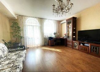 Продается трехкомнатная квартира, 80.6 м2, Казань, улица Белинского, 8, Авиастроительный район