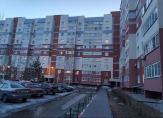 Продается 3-комнатная квартира, 76.7 м2, Барнаул, улица Шумакова, 61