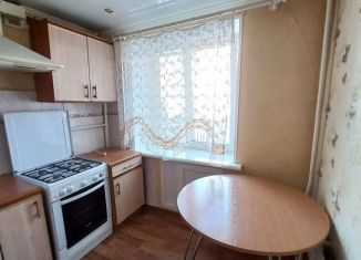 Продается трехкомнатная квартира, 58 м2, Ишимбай, улица Гагарина, 16
