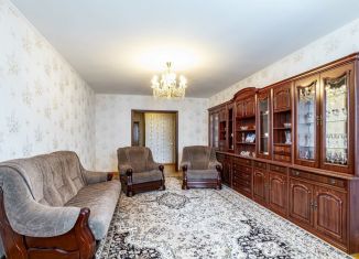 Продается трехкомнатная квартира, 108.5 м2, Екатеринбург, улица Радищева, 31, метро Геологическая