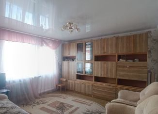 Продаю двухкомнатную квартиру, 46 м2, Нижнекамск, улица Бызова, 24