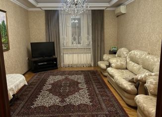 2-ком. квартира в аренду, 70 м2, Дагестан, улица Абдуразака Шахбанова, 4А