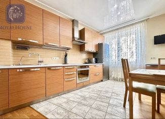 Сдается 3-комнатная квартира, 93 м2, Нижний Новгород, Нижне-Печёрская улица, 6, 8-й микрорайон
