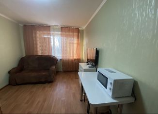 Сдаю в аренду комнату, 14 м2, Чебоксары, улица Космонавта Андрияна Григорьевича Николаева, 32