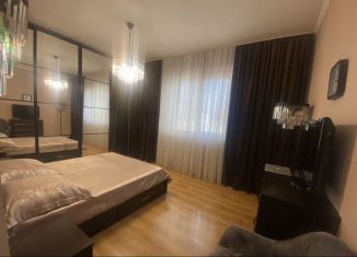 Сдается в аренду 2-ком. квартира, 70 м2, Симферополь, улица Кантар, 24