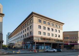 Сдаю торговую площадь, 1172.9 м2, Тюмень, улица Максима Горького, 76