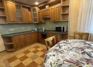 Сдается трехкомнатная квартира, 84 м2, Москва, Новозаводская улица, 8к3, ЗАО