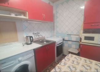 Аренда двухкомнатной квартиры, 43 м2, Тихвин, 4-й микрорайон, 37