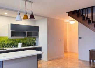 Продажа четырехкомнатной квартиры, 132 м2, Улан-Удэ, улица Ринчино, 10