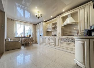 Продается двухкомнатная квартира, 62 м2, поселок Невское, Старокаменная улица, 30А