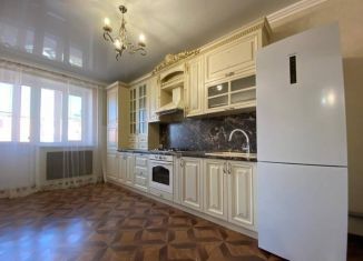 Продам 3-ком. квартиру, 74 м2, Ессентуки, улица Комарова, 23